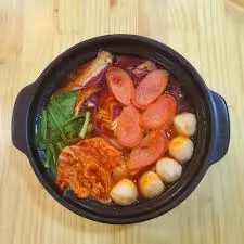 Hình ảnh Mì tôm viên - xúc xích ( 6 tôm viên, 6 lát xúc xích đức )
