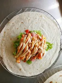Hình ảnh Tacos xúc xích + thịt xông khói