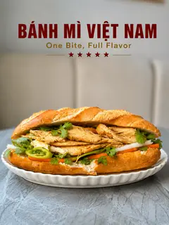 Hình ảnh BÁNH MÌ GÀ RÔTI TRỨNG (30gram protein) Roasted Chicken & Egg