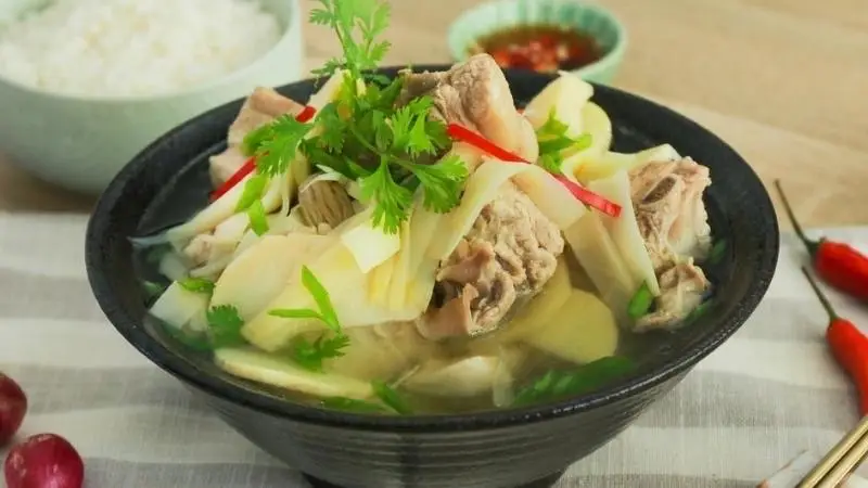 Hình ảnh Cơm Canh Măng Xương Giò Heo