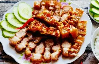 Hình ảnh Cơm Ba Rọi Chiên Hành Tiêu
