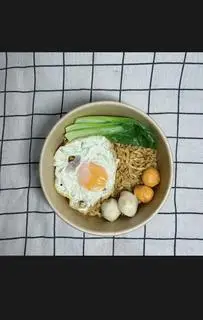 Hình ảnh Mì trộn ốp la - cá - tôm - bò