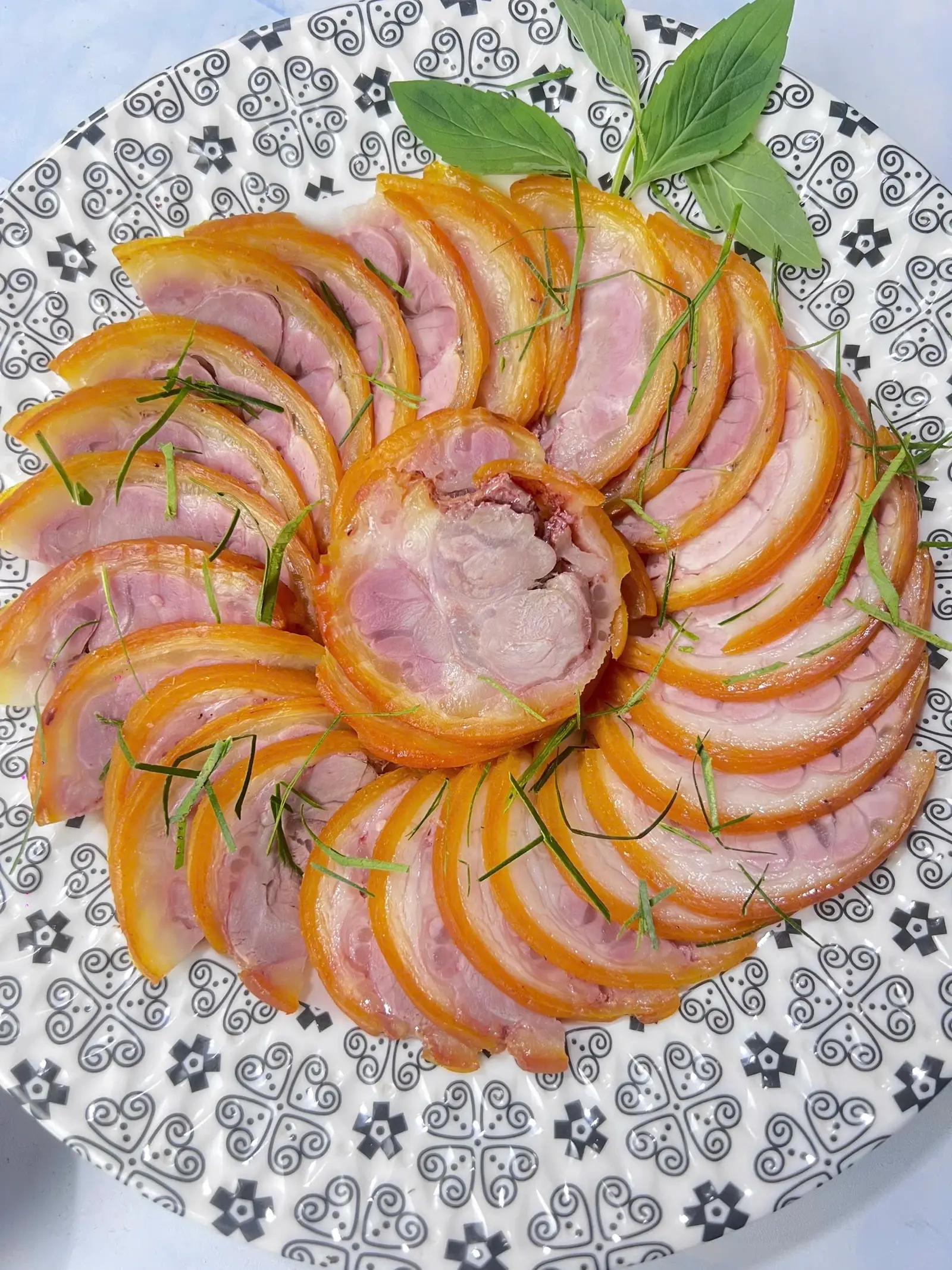 Hình ảnh Giò Heo Ủ Muối ( 500gr ) 2-3 người ăn 