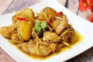 Hình ảnh Cơm gà kho sả