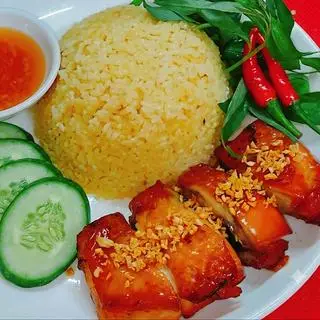 Hình ảnh Cơm Gà Chiên Bơ Tỏi 