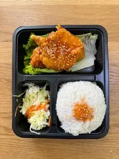 Hình ảnh cơm gà sốt cay ngọt