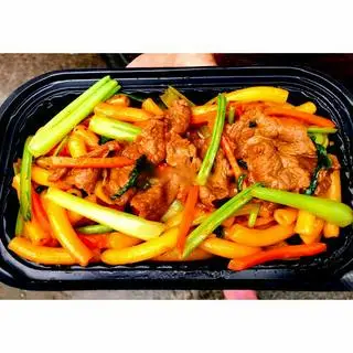Hình ảnh Nui xào bò