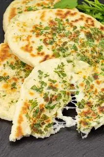 Hình ảnh Cheese garlic Naan