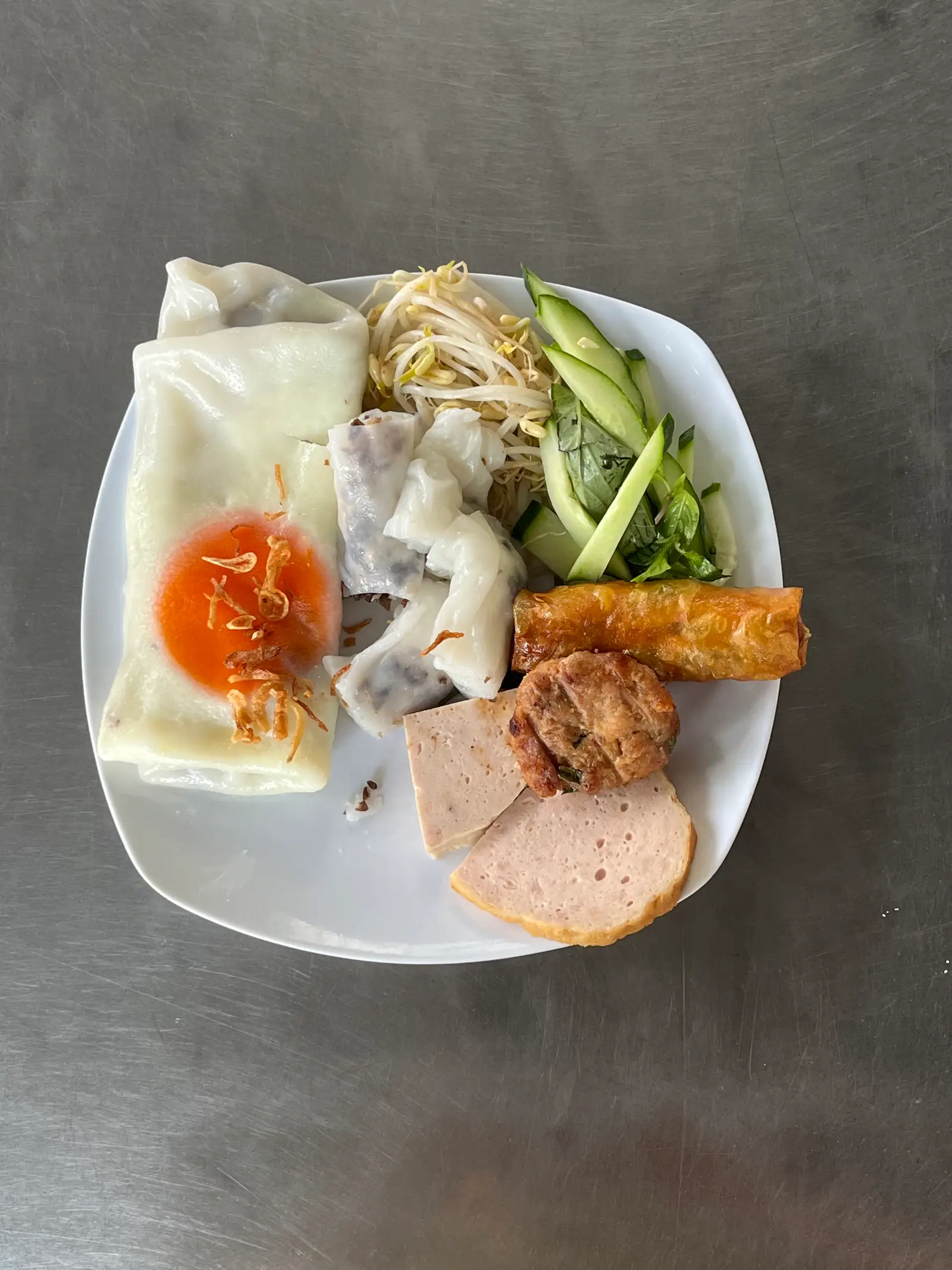 Hình ảnh Bánh cuốn trứng ( 1 trứng)