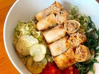 Hình ảnh Spring rolls with veggies and vermicelli