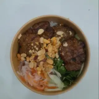 Hình ảnh Bún trộn thịt Viên  Nướng Nam Bộ (xuất như hình)