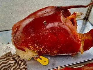 Hình ảnh Mông heo quay - lạng