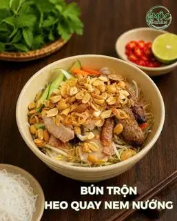 Hình ảnh Bún trộn heo quay nem nướng
