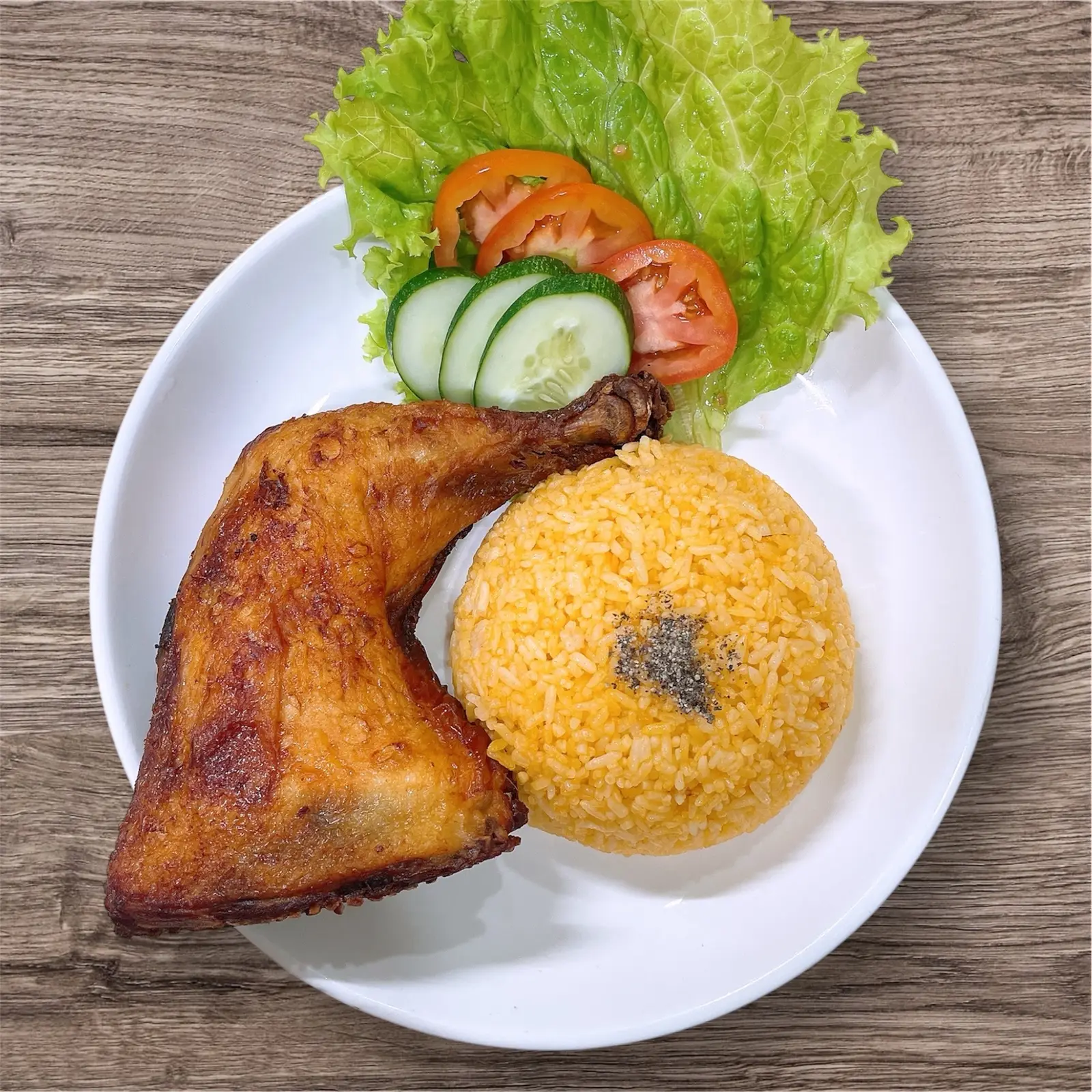 Hình ảnh Cơm Gà Xối Mỡ Đùi Gà Góc Tư Size Lớn