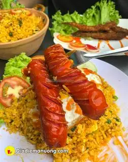 Hình ảnh Cơm Rang Xúc Xích
