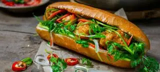 Hình ảnh Bánh Mì Xíu Mại Đặc Biệt