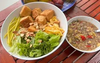 Hình ảnh bún mắm nêm truyền thống
