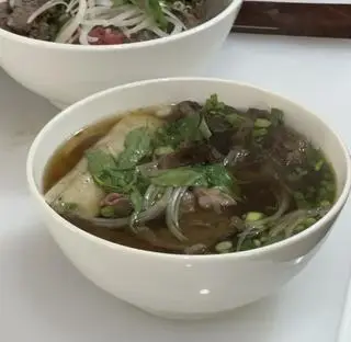 Hình ảnh Bún bò tái nạm