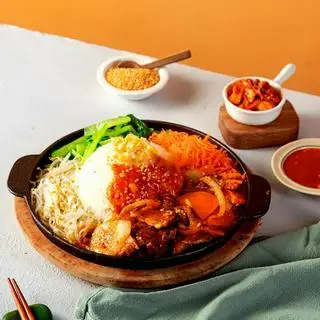 Hình ảnh Cơm heo chảo nóng