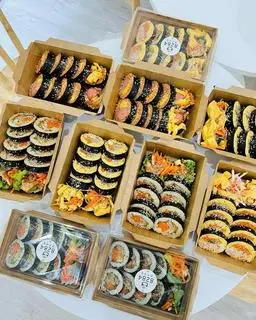 Hình ảnh Gimbap mix 2 vị