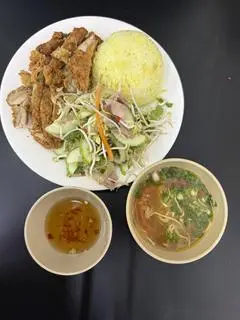 Hình ảnh Cơm gà quay Hội An
