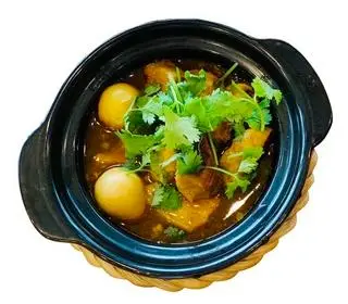 Hình ảnh Cơm tấm heo quay kho với trứng