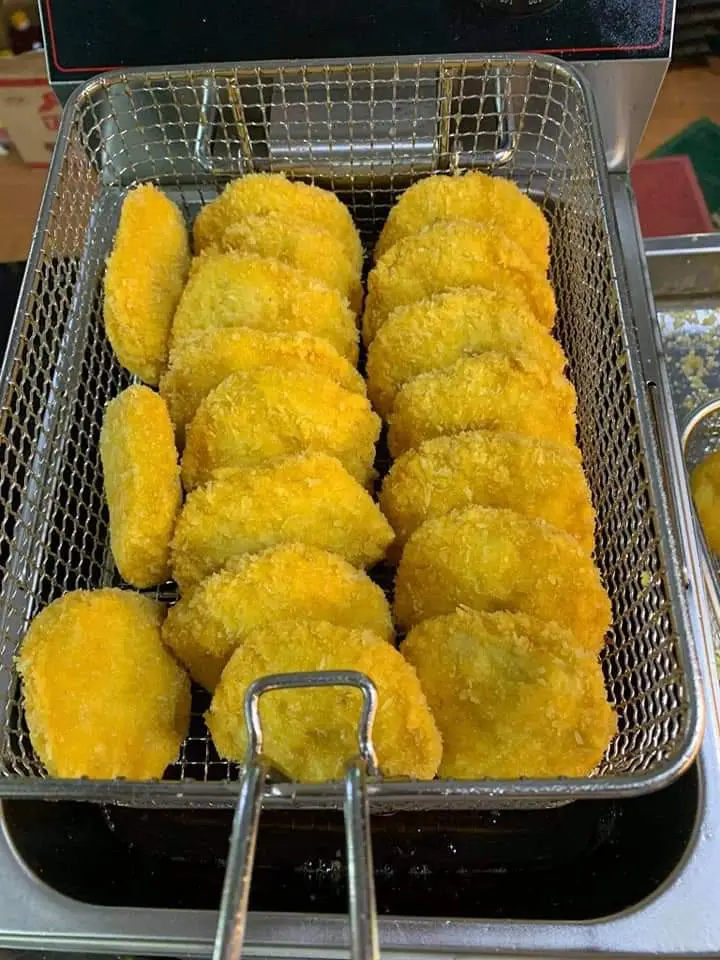 Hình ảnh Hộp bánh gà chiên sơ