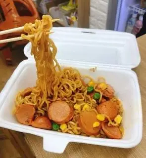 Hình ảnh Mì xúc xích