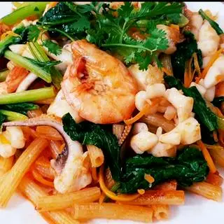 Hình ảnh Mì xào hải sản tươi ngon