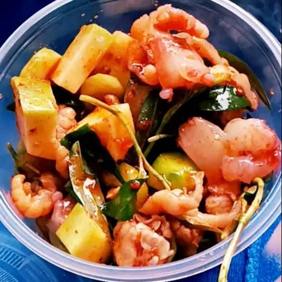 Hình ảnh Mix Chân gà + Râu bạch tuộc SỐT THÁI