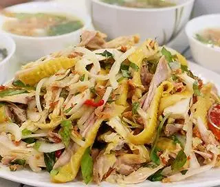 Hình ảnh Gỏi gà xé phay 1/2 con