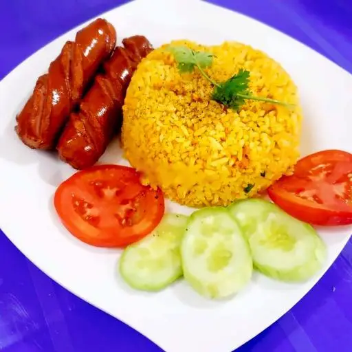 Hình ảnh Cơm Chiên Xúc Xích Đức
