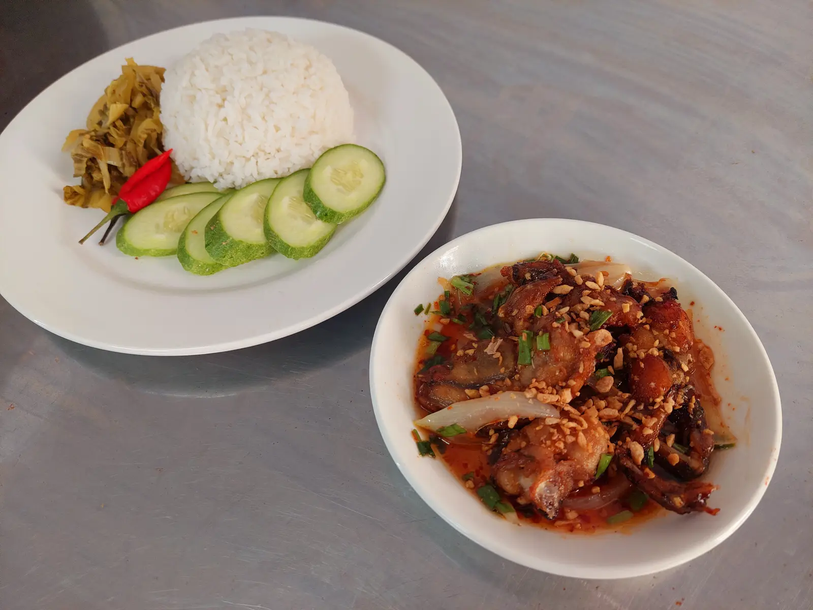 Hình ảnh Cơm gà sả ớt