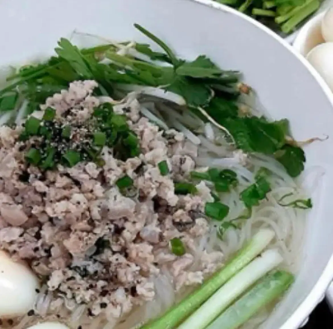 Hình ảnh Hủ tiếu thịt bằm (nước) 1 vắt + thịt bằm 