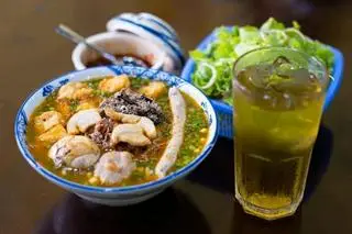 Hình ảnh Bún riêu tóp mỡ đầy đủ không trứng