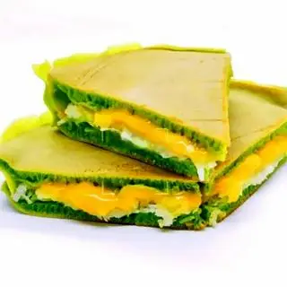 Hình ảnh 1/2 bánh dừa - bơ sữa