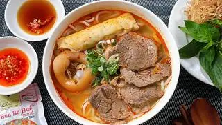 Hình ảnh Bún bò huế đặc biệt
