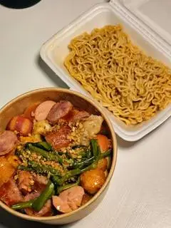 Hình ảnh Mì Trộn indomie Siêu Cấp Kèm Nước Bất Kì 