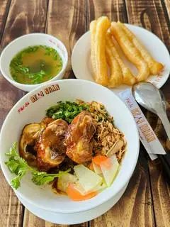 Hình ảnh Phở trộn gà xá xíu