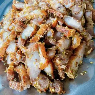 Hình ảnh Cơm thịt chiên muối sả
