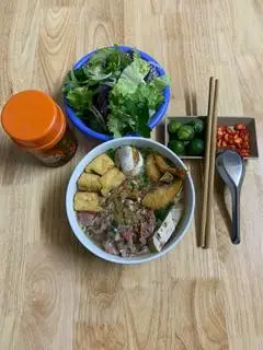 Hình ảnh Bún Riêu Cua Bò- Giò