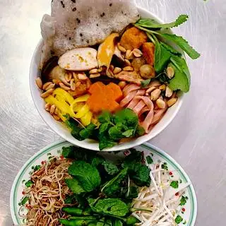 Hình ảnh Mì Quảng 2 màu