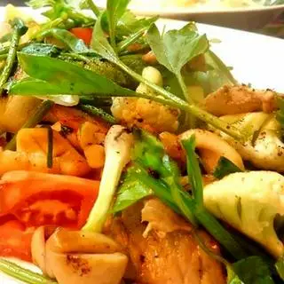Hình ảnh Rau xào hải sản 