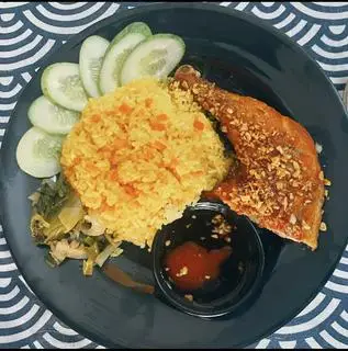 Hình ảnh Cơm gà cháy tỏi
