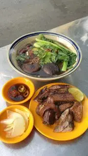 Hình ảnh Mì vịt tiềm cánh
