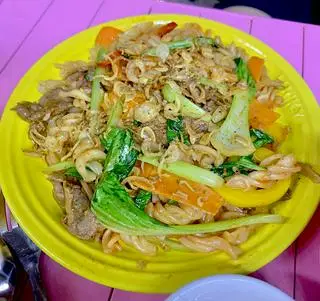 Hình ảnh Mì gói xào bò rau củ