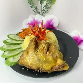 Hình ảnh Cơm má gà xối mỡ