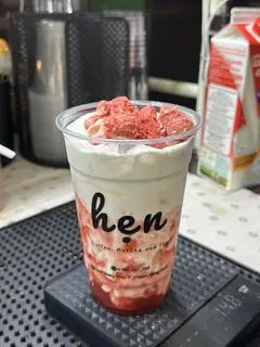 Hình ảnh Latte dâu sấy giòn