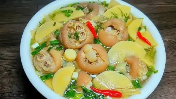Hình ảnh  canh giò heo hầm măng