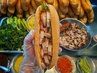 Hình ảnh Bánh Mì Heo Quay 